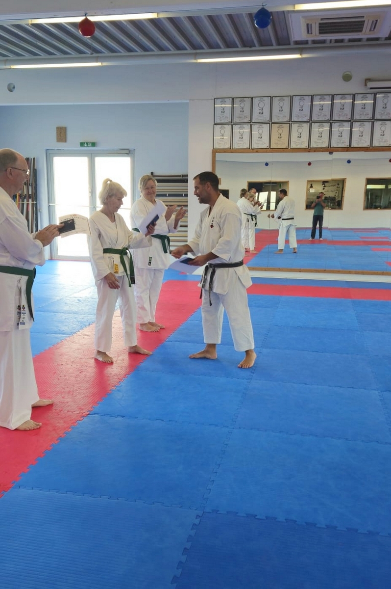 Erfolgreiche Prüfung im Karate Dojo Bad Salzuflen zum 5. Kyu
