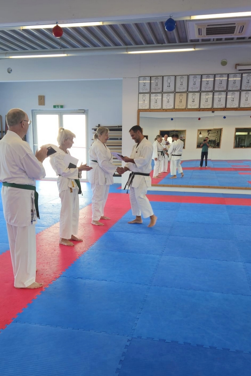 Erfolgreiche Prüfung im Karate Dojo Bad Salzuflen zum 5. Kyu
