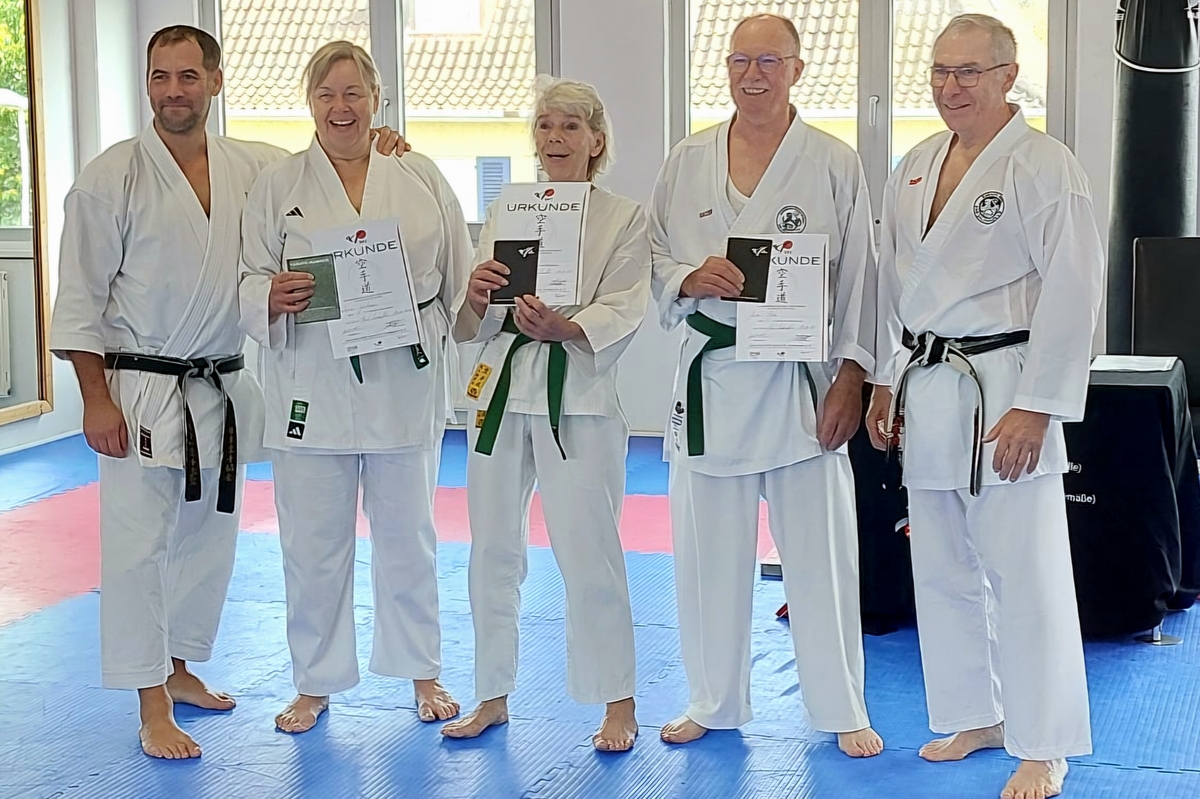Erfolgreiche Prüfung im Karate Dojo Bad Salzuflen zum 5. Kyu